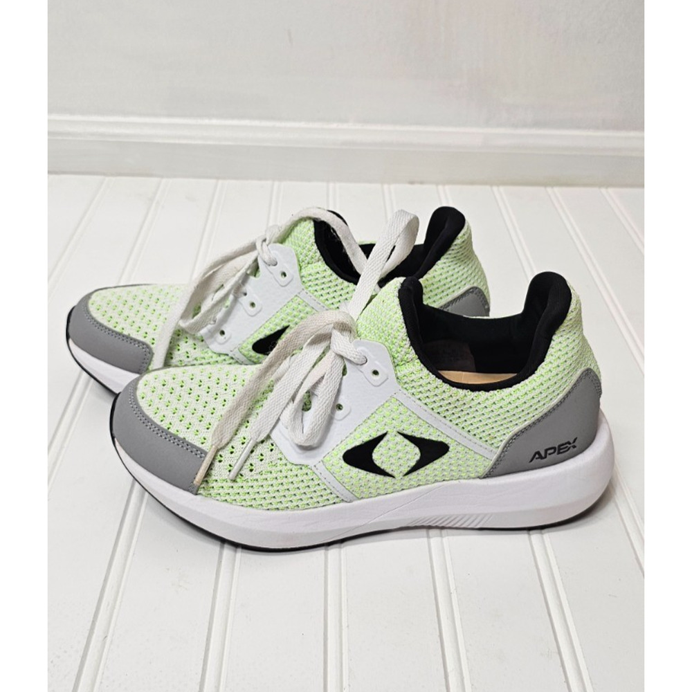 Apex P7100 Performance Athletic Women's Sneaker size 6